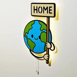 Tabelalı Dünya lambanın yandan görünümü, ışık açıkken HOME tabelasının ve sopanın arkasındaki sarı ışık